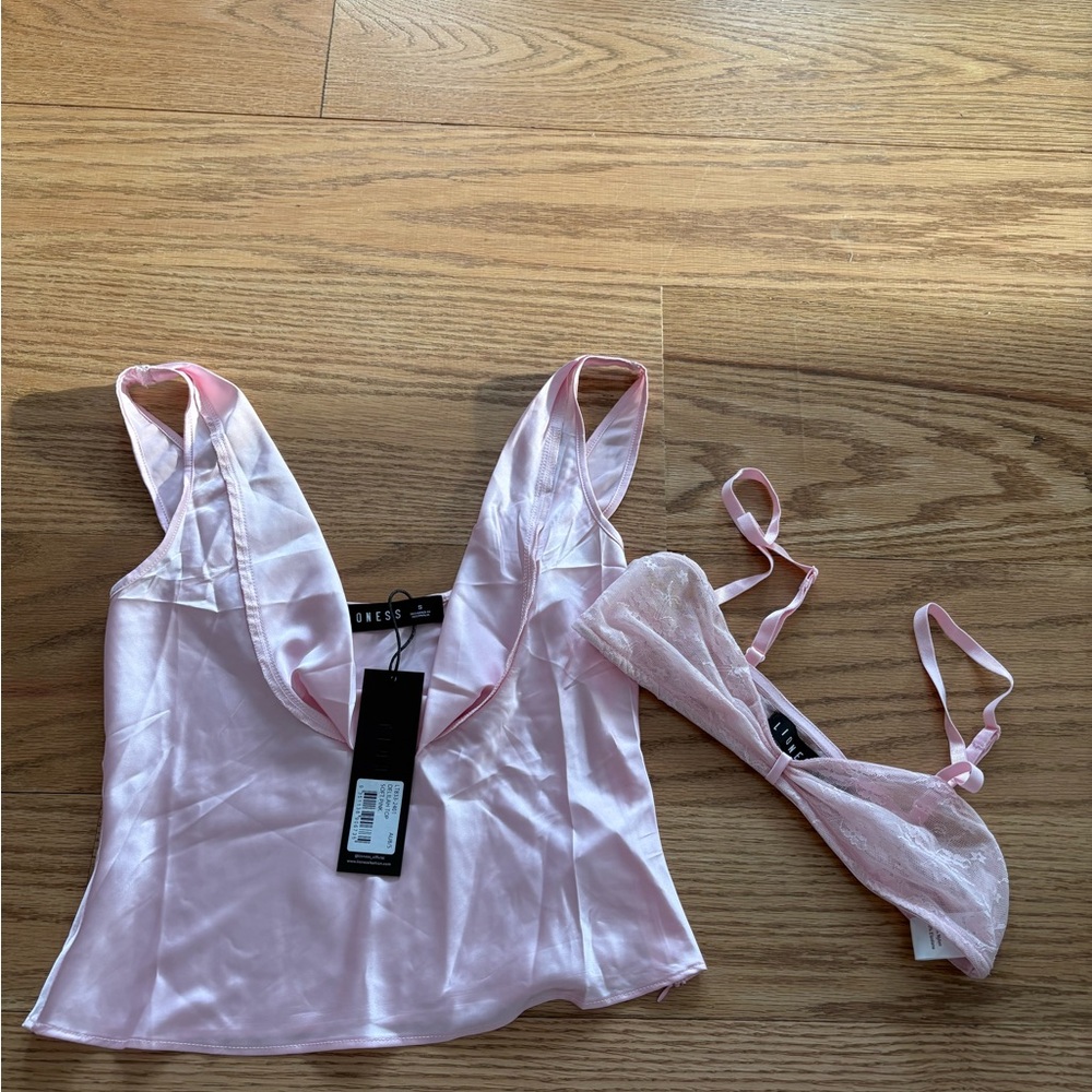 Lioness pink top
